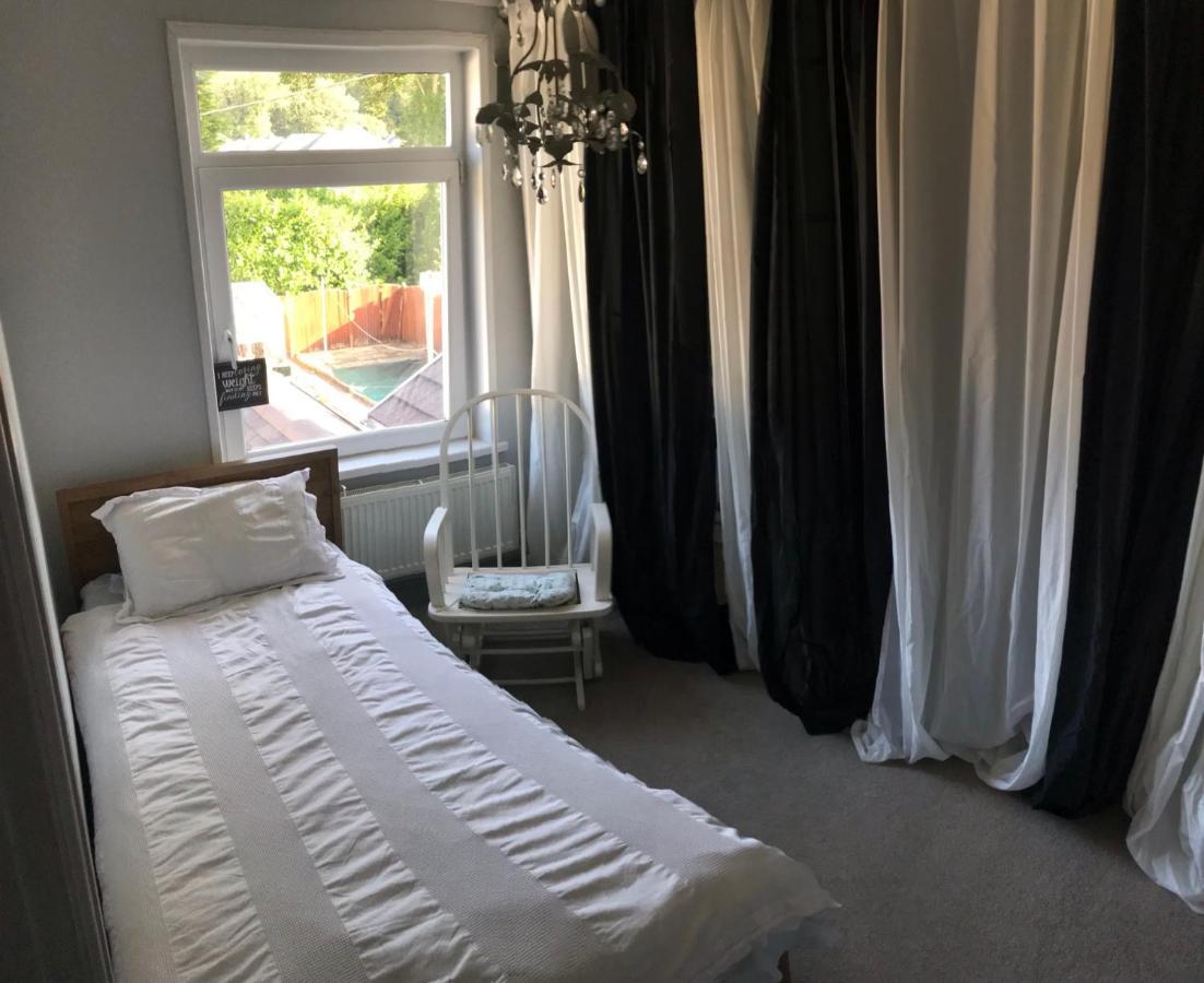 Charming 3 Bedroom House With A Warmth Character Glyn Neath Dış mekan fotoğraf